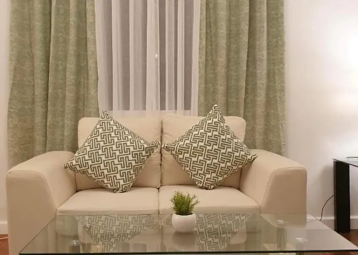 Spacious No Balcony In Mosaic Tower With Wifi And Smart Tv Manila